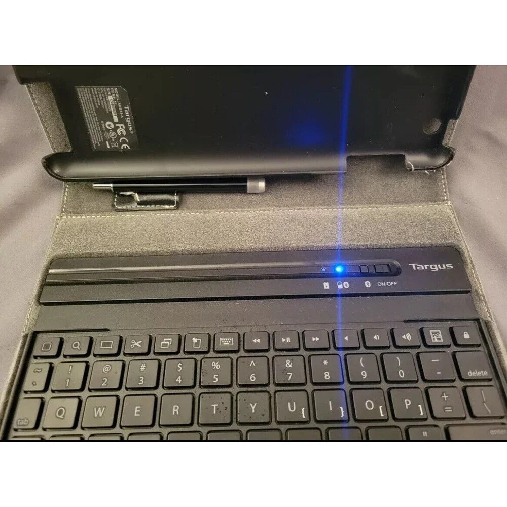 Targus - Tablet Case Cover - Leather Bluetooth Keyboard - AKB3-A - USED